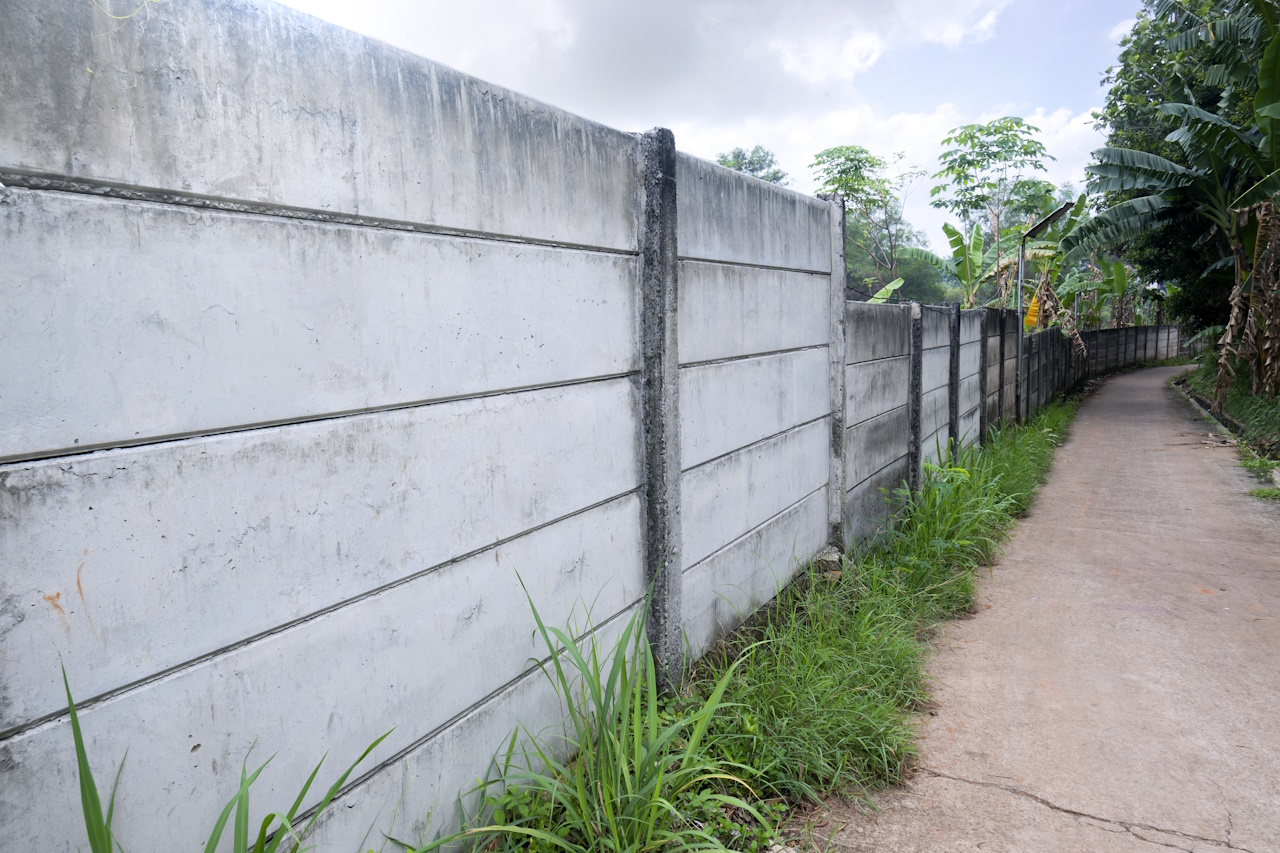 inwestycja w betonowe panele ogrodzenowe